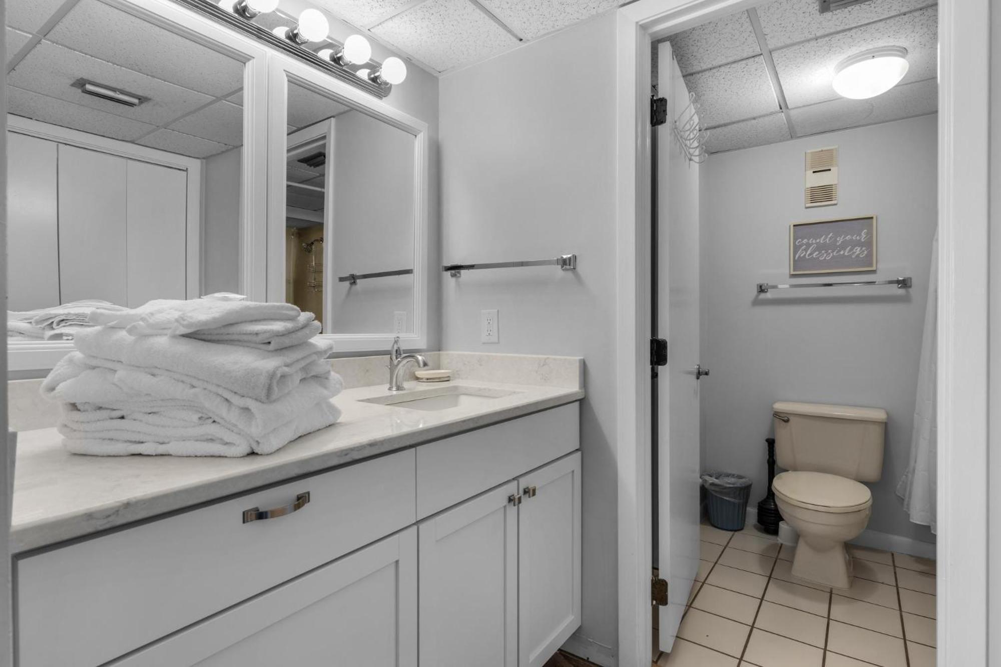 Edgewater 605-2 Holiday home